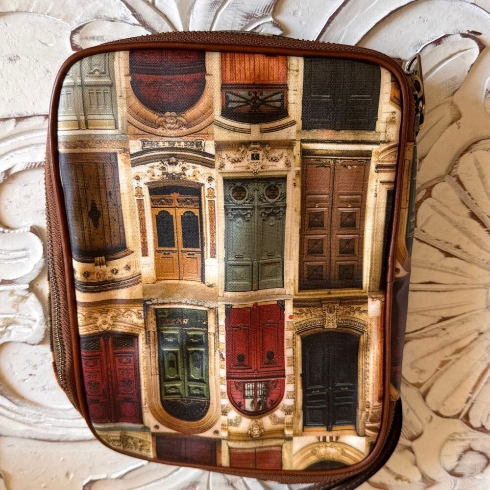 Patricia Nash unique "Doorways to Italy" print Lottie tech case - Picture 4 of 9